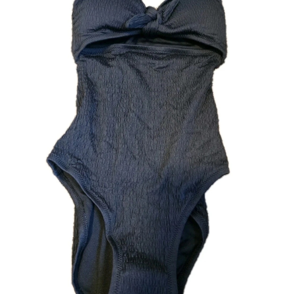 Vince Camuto Women's Smocked Keyhole One Piece Black Bathing Suit Size 4 New